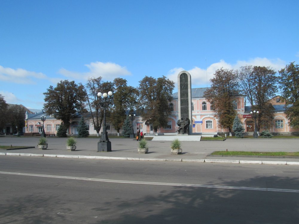 Полтавская лубенский. Лубны Полтавская область. Лубны Полтавская область фото. Г Лубны Полтавская обл ул Маяковского 12. Город Лубны старые фото.